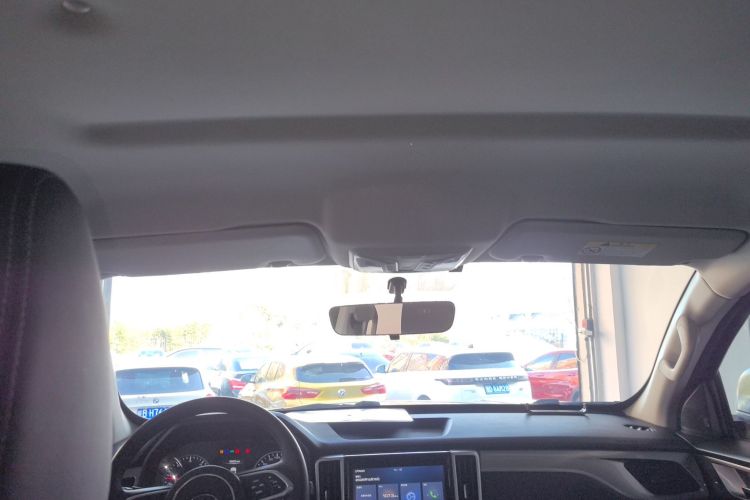 长城 炮 2019款 2.0T商用版手动柴油两驱精英型长箱GW4D20M中控内饰22