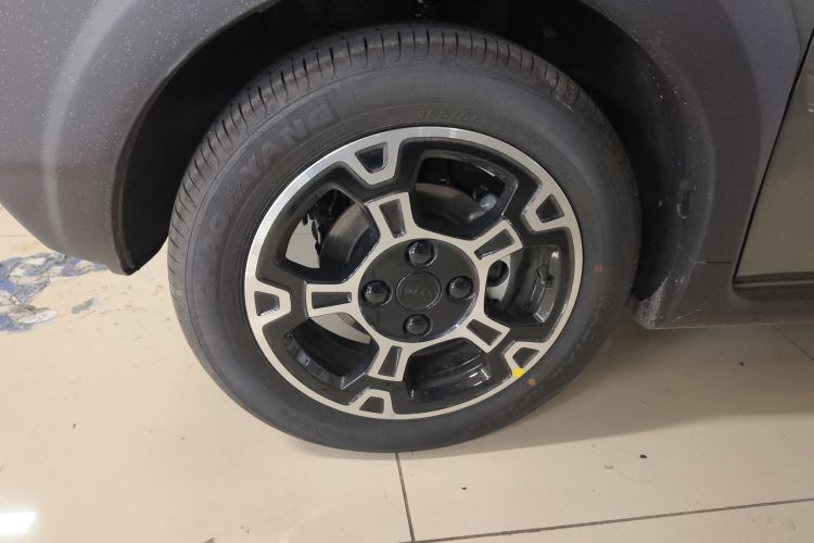 吉利银河 2025款 210km 熊猫骑士车身外观6007