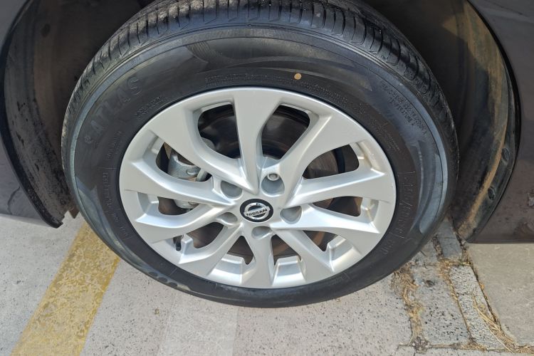 日产 轩逸 2024款 经典 1.6XE CVT舒适版车身外观6007