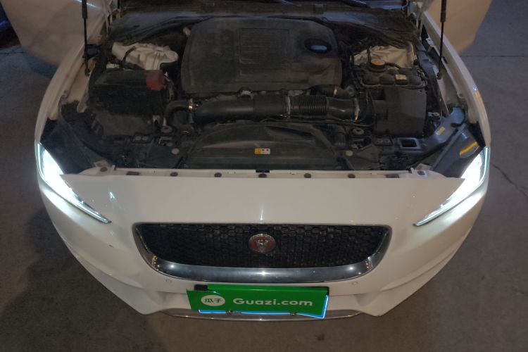 捷豹XEL 2018款 2.0T 250PS 尊享版机舱底盘24