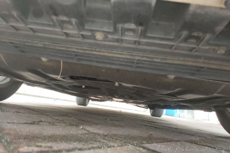 福特 福克斯 2019款 三厢 EcoBoost 180 自动锋潮型局部细节9005