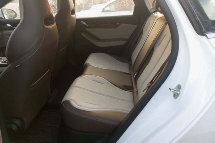 比亚迪 秦PLUS 2024款 荣耀版 DM-i 55KM领先型中控内饰21