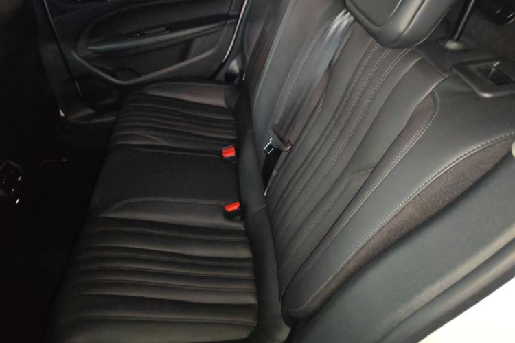 标致408 2022款 1.6T 进取版中控内饰21