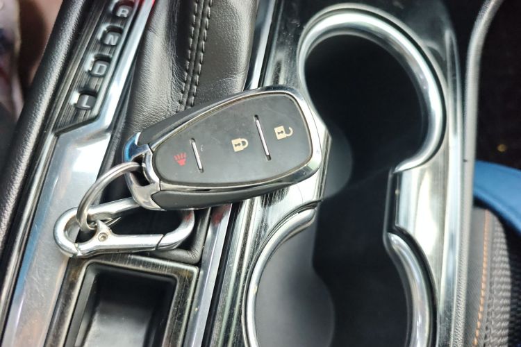 雪佛兰 探界者 2018款 535T 自动驰界版中控内饰7001