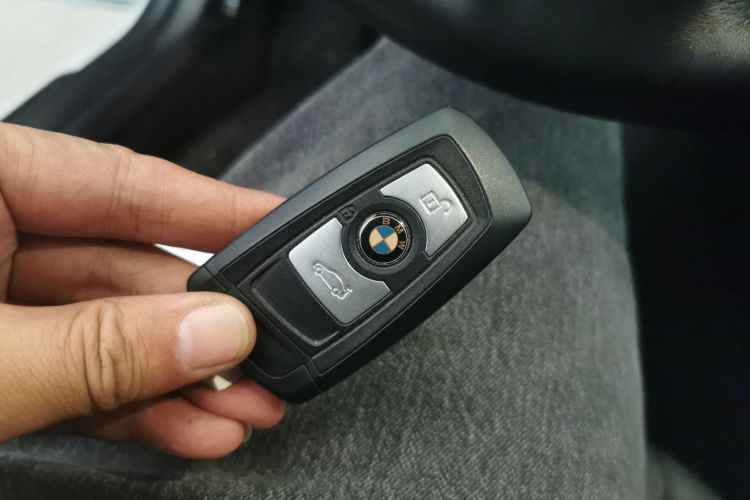 宝马3系 2016款 320Li 时尚型中控内饰7001