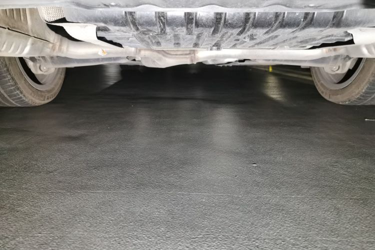 奔驰E级 2023款 改款 E 300 L 豪华型局部细节9009