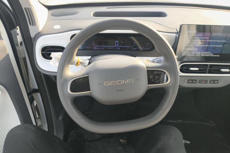 吉利银河 熊猫 2025款 210km 元气熊中控内饰13