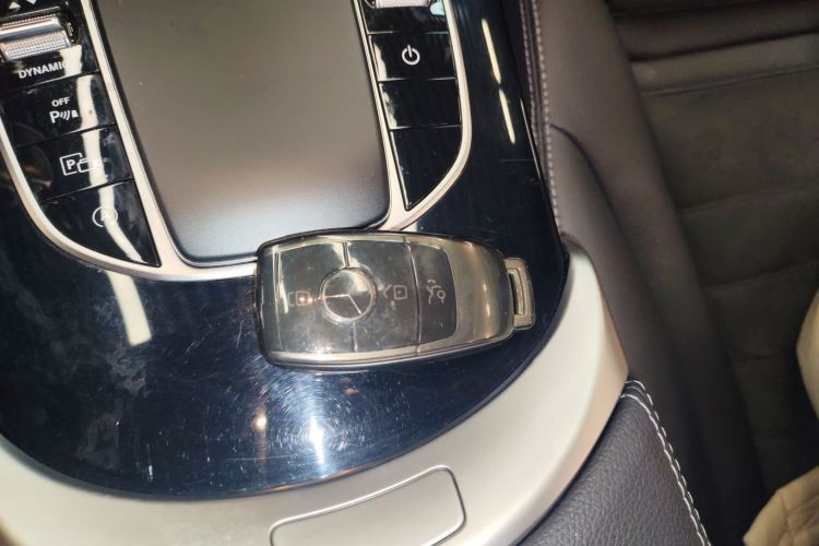 奔驰C级 2021款 C 260 星耀臻藏版中控内饰11