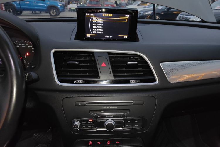 奥迪Q3 2017款 30 TFSI 风尚型局部细节16