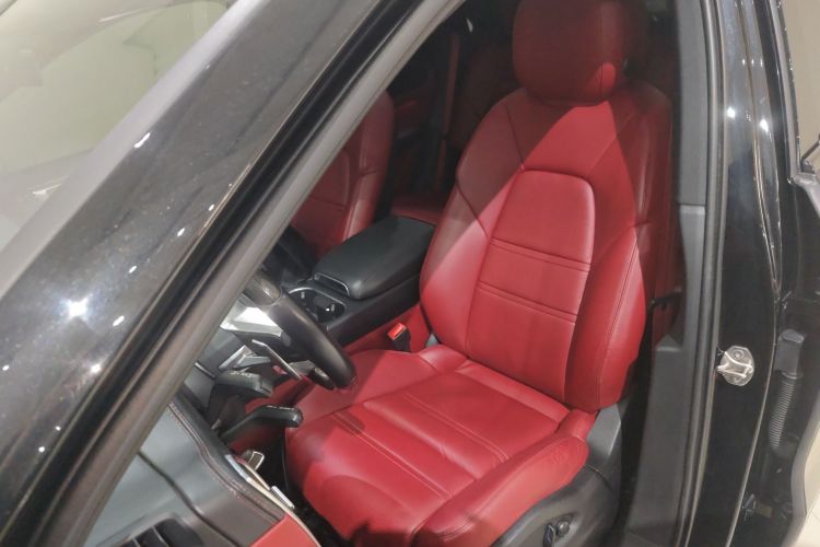 保时捷 2023款 Cayenne Coupé 3.0T 铂金版中控内饰19