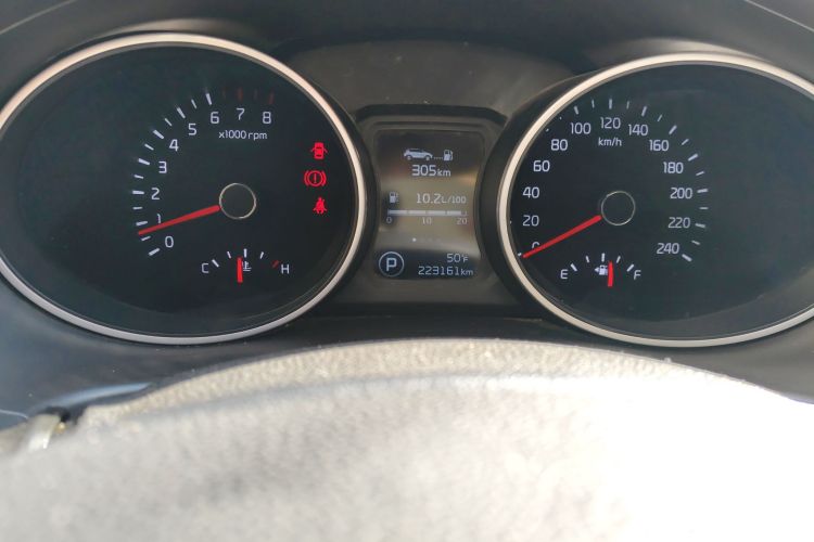 起亚 智跑 2015款 2.0L 自动两驱版DLX中控内饰15