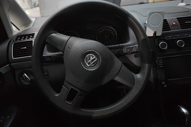 大众 途安 2015款 1.4T DSG舒适版5座中控内饰13