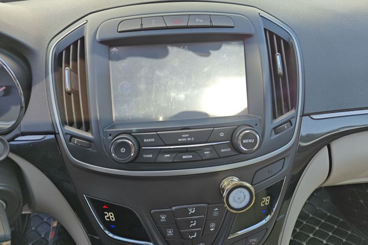 别克 君威 2015款 2.0L 领先时尚型中控内饰16