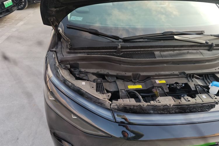 小鹏X9 2024款 702超长续航Max局部细节9006