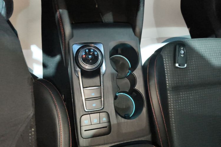 福特 福克斯 2021款 两厢 EcoBoost 180 自动ST Line局部细节18