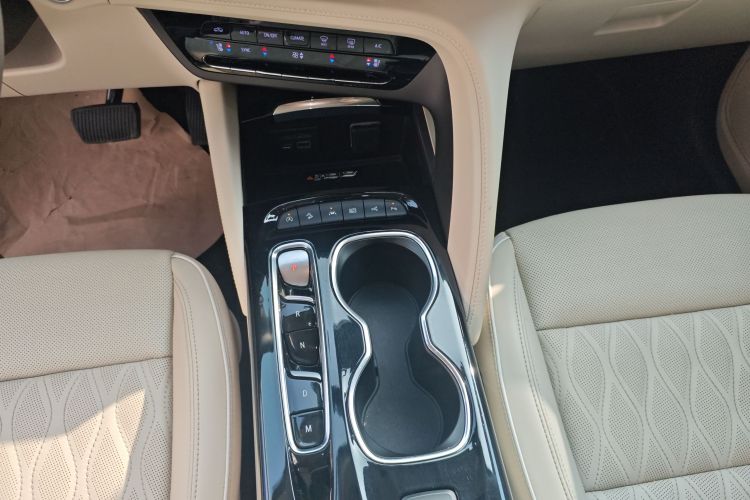 别克 2022款 昂科威Plus Avenir艾维亚 七座版局部细节18