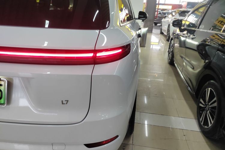 理想汽车 理想L7 2024款 Ultra车身外观9