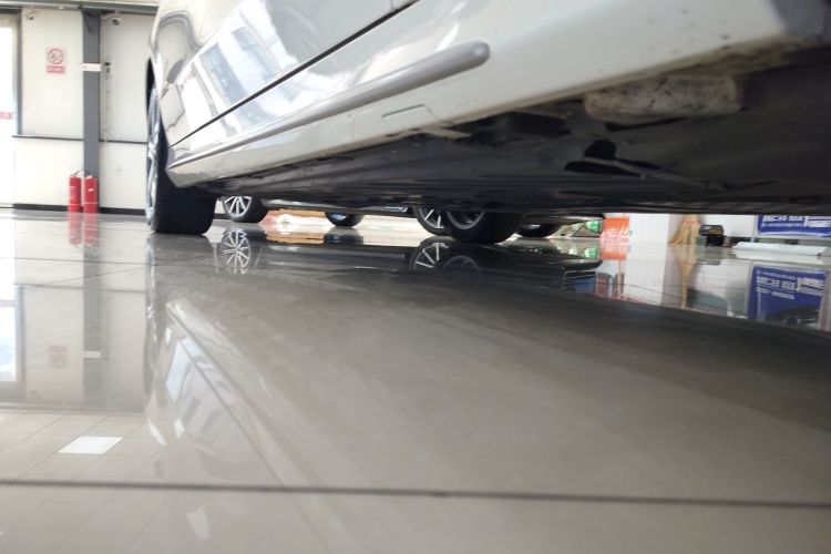 奔驰C级 2020款 C 260 L 运动版局部细节9001