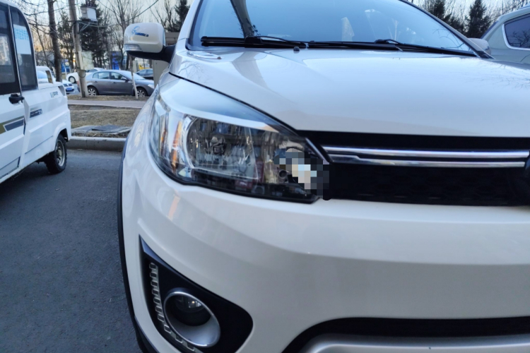 长城M4 2014款 1.5L 手动豪华型车身外观8