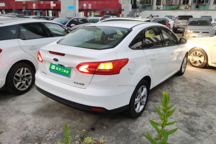 福特 福克斯 2017款 三厢 1.6L 自动舒适型智行版车身外观6005