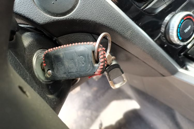 猎豹汽车 猎豹CS10 2017款 2.0T 手动风尚型中控内饰11