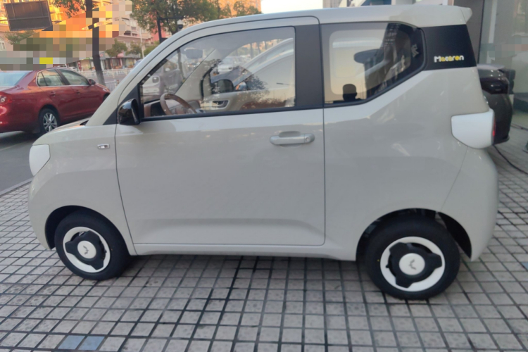 五菱汽车 宏光MINIEV 2024款 第三代 215km 青春版车身外观4