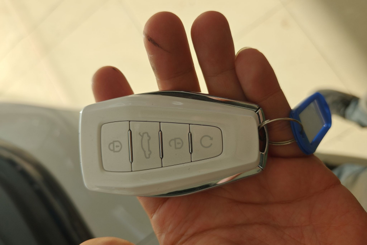 吉利汽车 吉利icon 2023款 1.5TD 巧克力醇臻版中控内饰7001