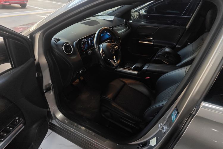 奔驰B级 2020款 B 180中控内饰20