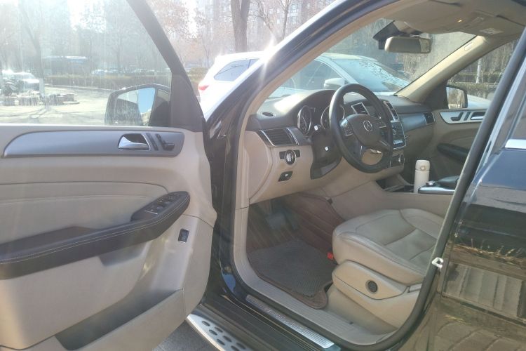 奔驰M级 2014款 ML 320 4MATIC中控内饰7003