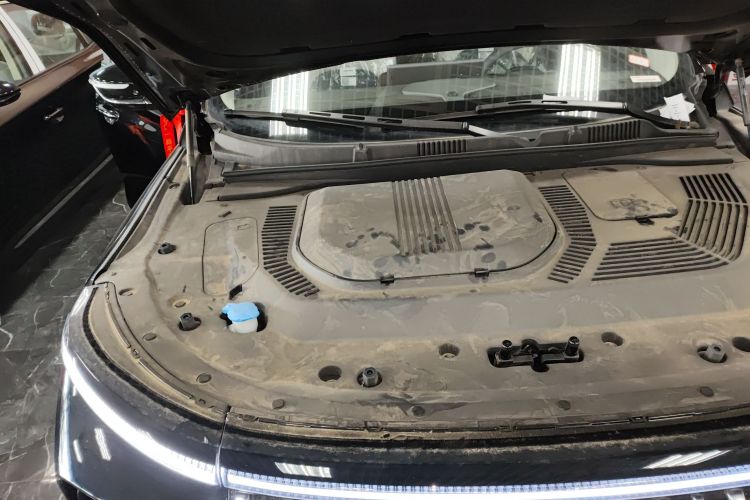 捷途X90 C-DM 2025款 精英版 7座机舱底盘25