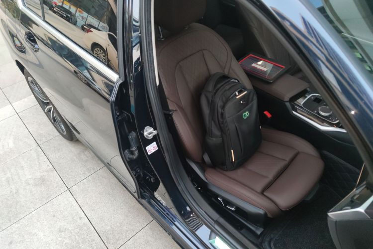 宝马3系 2024款 325Li M运动套装局部细节41