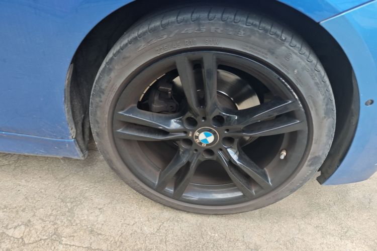 宝马3系 2019款 320i M运动曜夜版车身外观6007