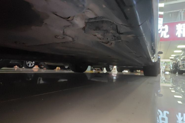 奔驰C级 2019款 C 260 L 运动版局部细节9002