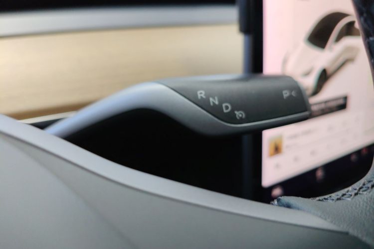 特斯拉 Model Y 2021款 标准续航后驱版中控内饰18