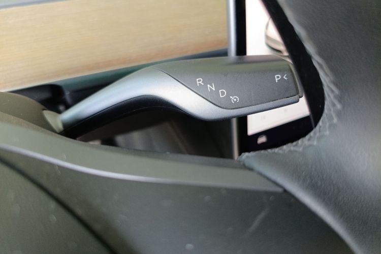 特斯拉 Model Y 2021款 标准续航后驱版中控内饰18