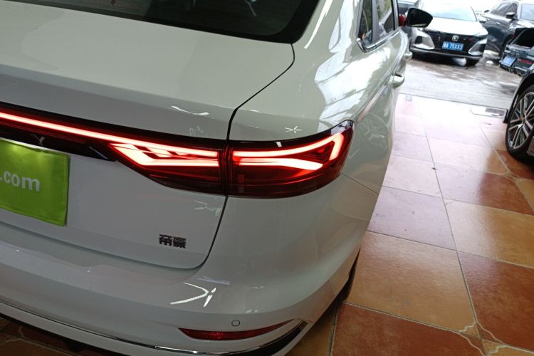 吉利汽车 帝豪 2025款 第4代 1.5L CVT尊贵型车身外观9