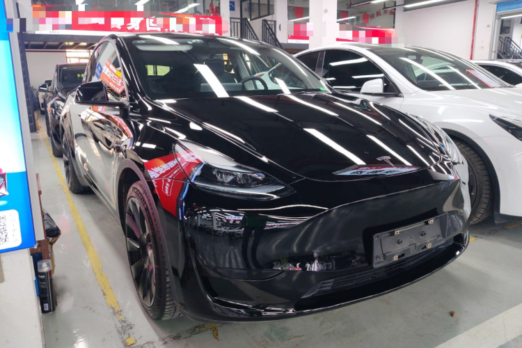 特斯拉 Model Y 2022款 后轮驱动版车身外观3