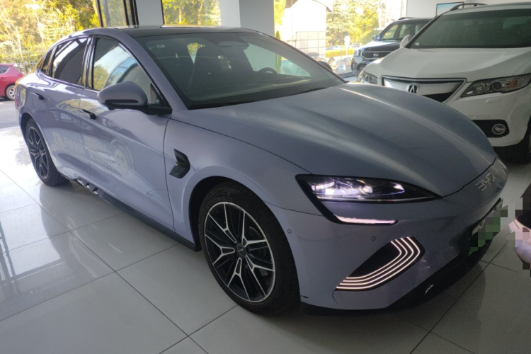 比亚迪 海豹 2025款 650智航版车身外观3