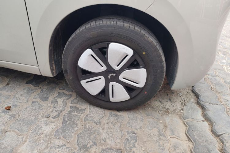 五菱汽车 宏光MINIEV 2025款 四门版 进阶款车身外观10