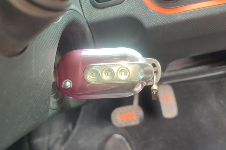 五菱汽车 宏光MINIEV 2022款 自在款 三元锂中控内饰7001