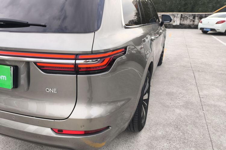 理想汽车 理想ONE 2021款 增程6座版车身外观6006