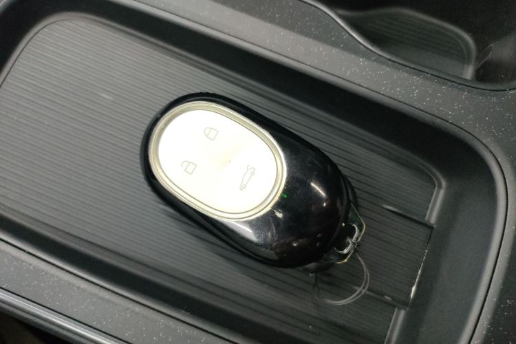 蔚来ET5 2022款 75kWh中控内饰7001