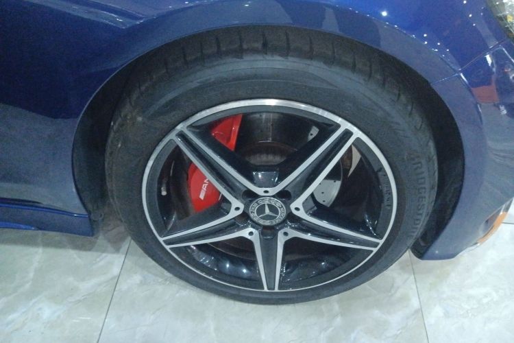 奔驰C级(进口) 2018款 C 200 轿跑车车身外观10