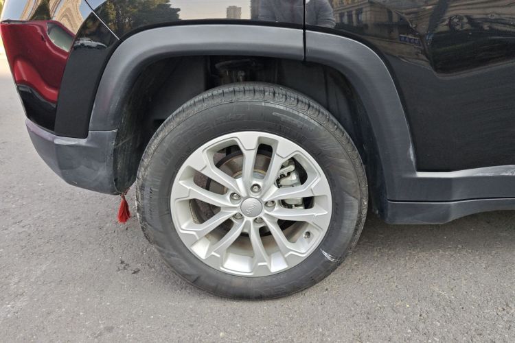 Jeep 指南者 2021款 220T 自动精英版车身外观6008