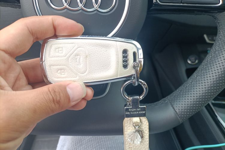 奥迪A4L 2024款 40 TFSI 豪华动感型中控内饰11