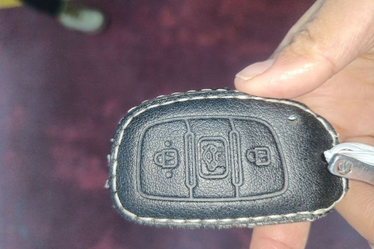 现代 朗动 2016款 1.6L 自动尊贵型中控内饰11