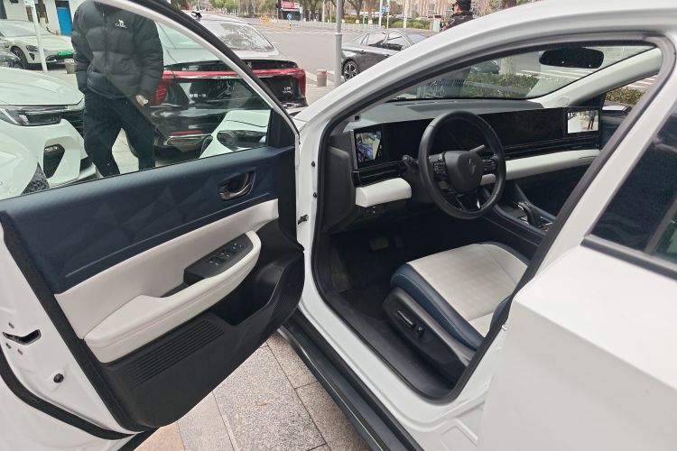 灵悉L 2024款 头号玩家版中控内饰20