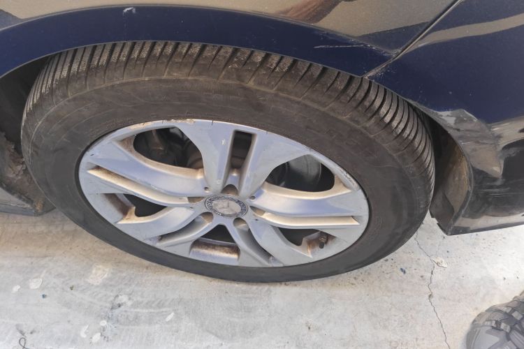 奔驰E级 2012款 E 300 L 时尚型车身外观10