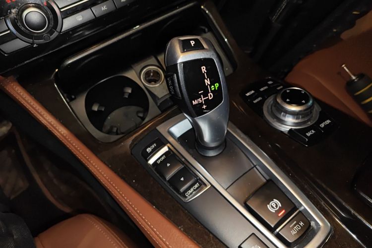 宝马5系 2017款 525Li 领先型中控内饰18