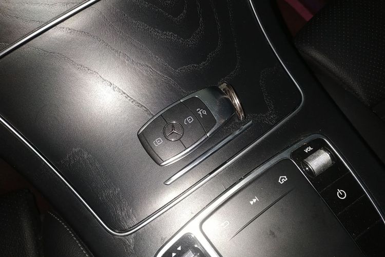 奔驰C级 2020款 改款 C 200 L 时尚型运动版中控内饰11